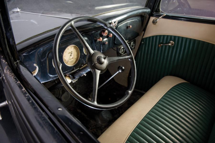  Ford 5-Window Coupe Street Rod 1933 года  (фото 7 из 8)